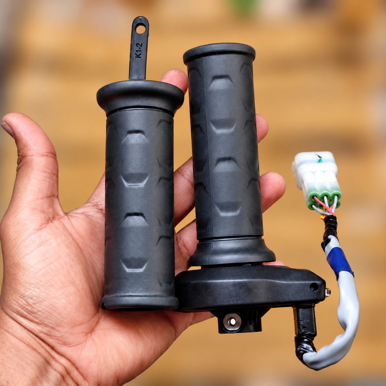 Grip Set for Ather Rizta - RH Throttle and LH Grip