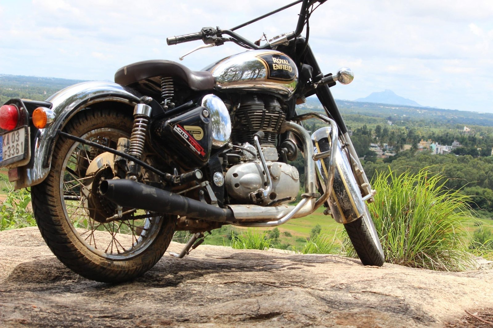 Moto Torque Launcher Pro Black Performance Exhaust for Royal Enfield – Stainless Steel Slip-On Exhaust image 2